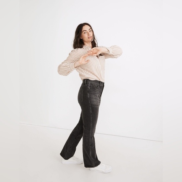 Madewell 90s High-Rise Bootcut Jeans in Lindale Wash Black - Picture 3 of 13